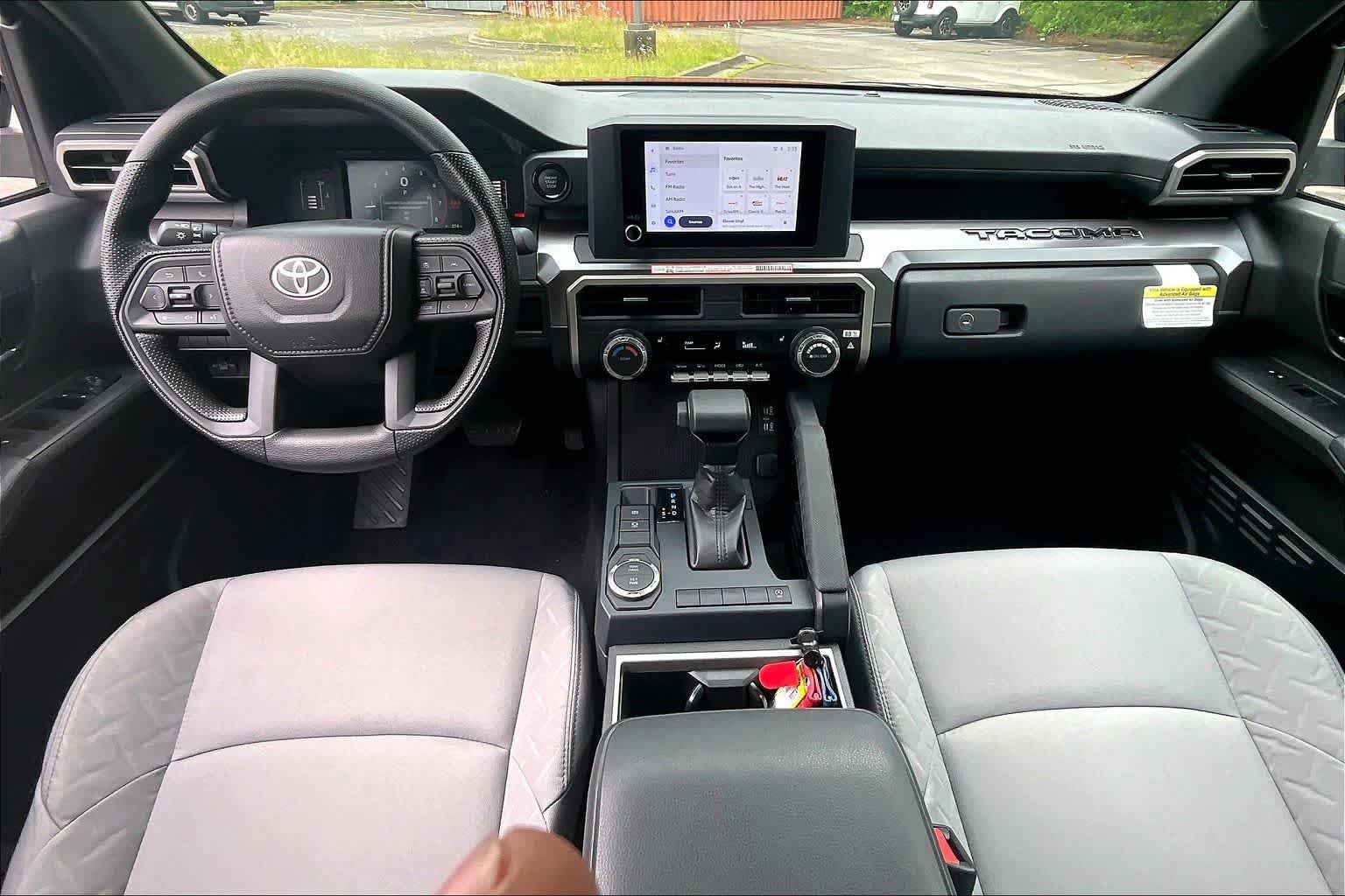 2025 Toyota Tacoma SR5 - Photo 15