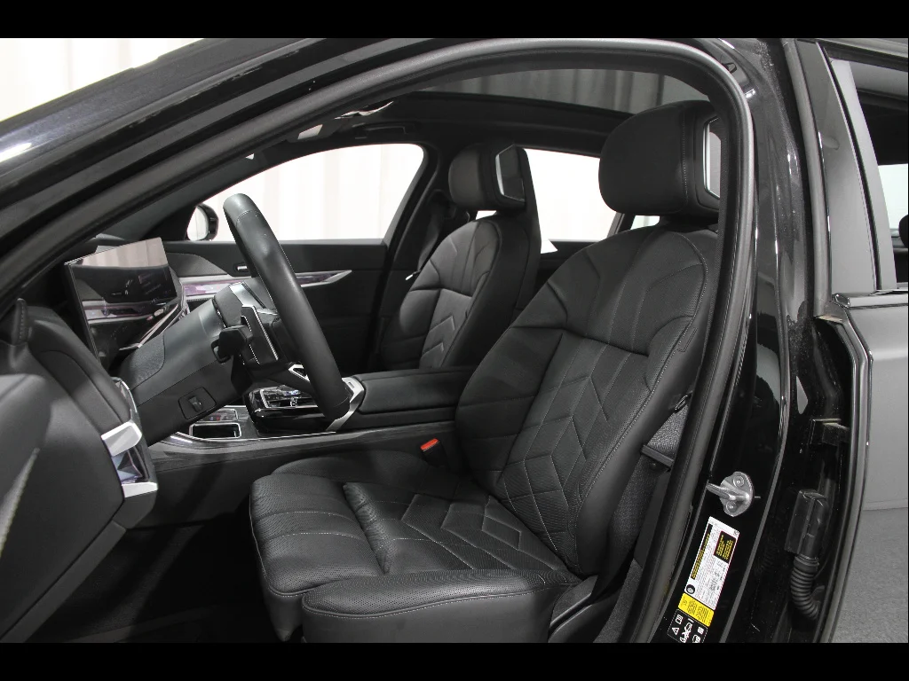 Certified Used 2024 BLACK BMW 760i xDrive image 5