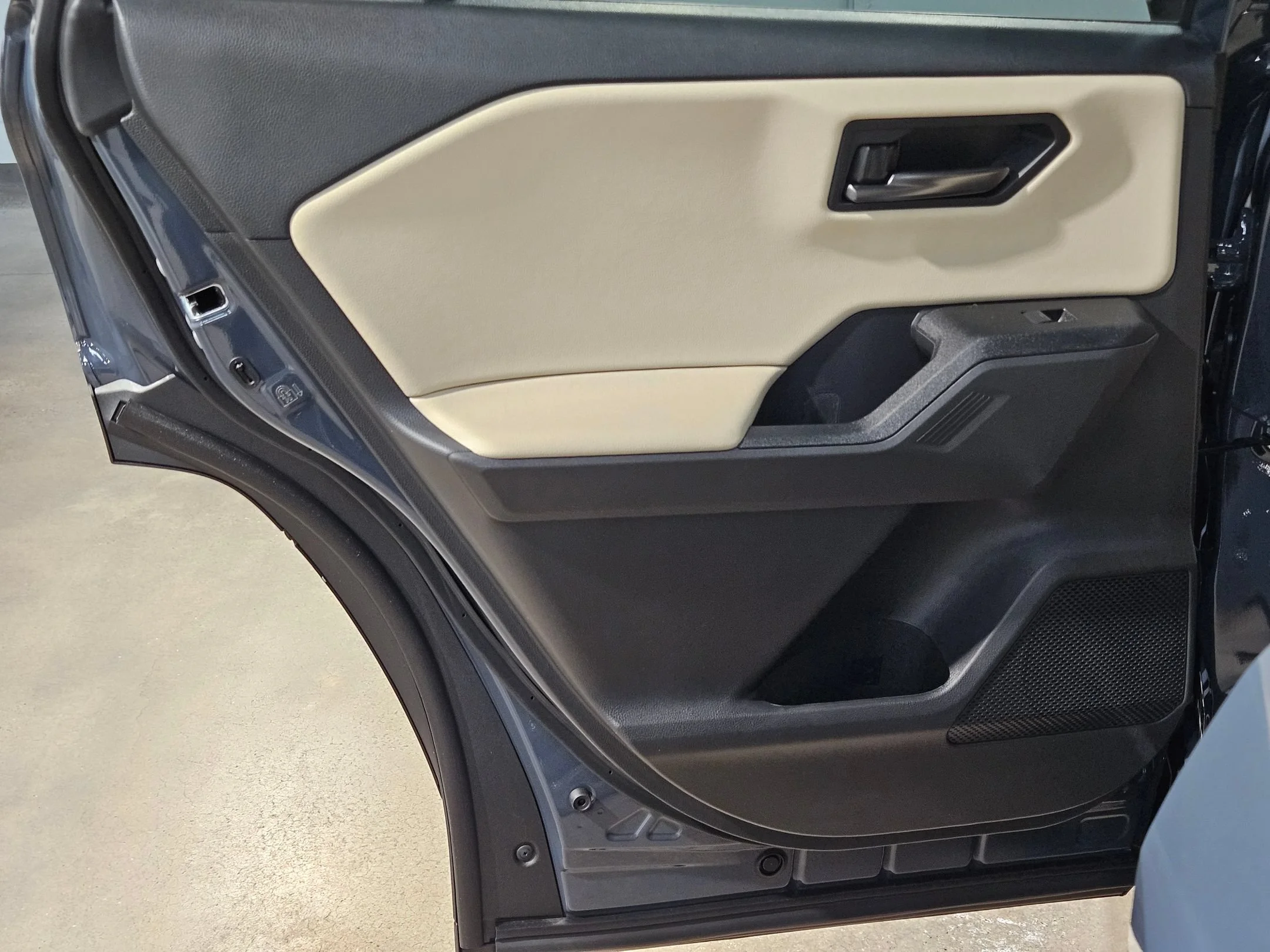 New 2026 Cloud Toyota XLE Premium image 18