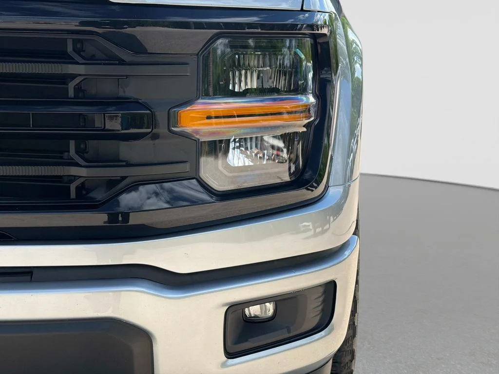 Used 2025 Iconic Silver Metallic Ford XLT image 11