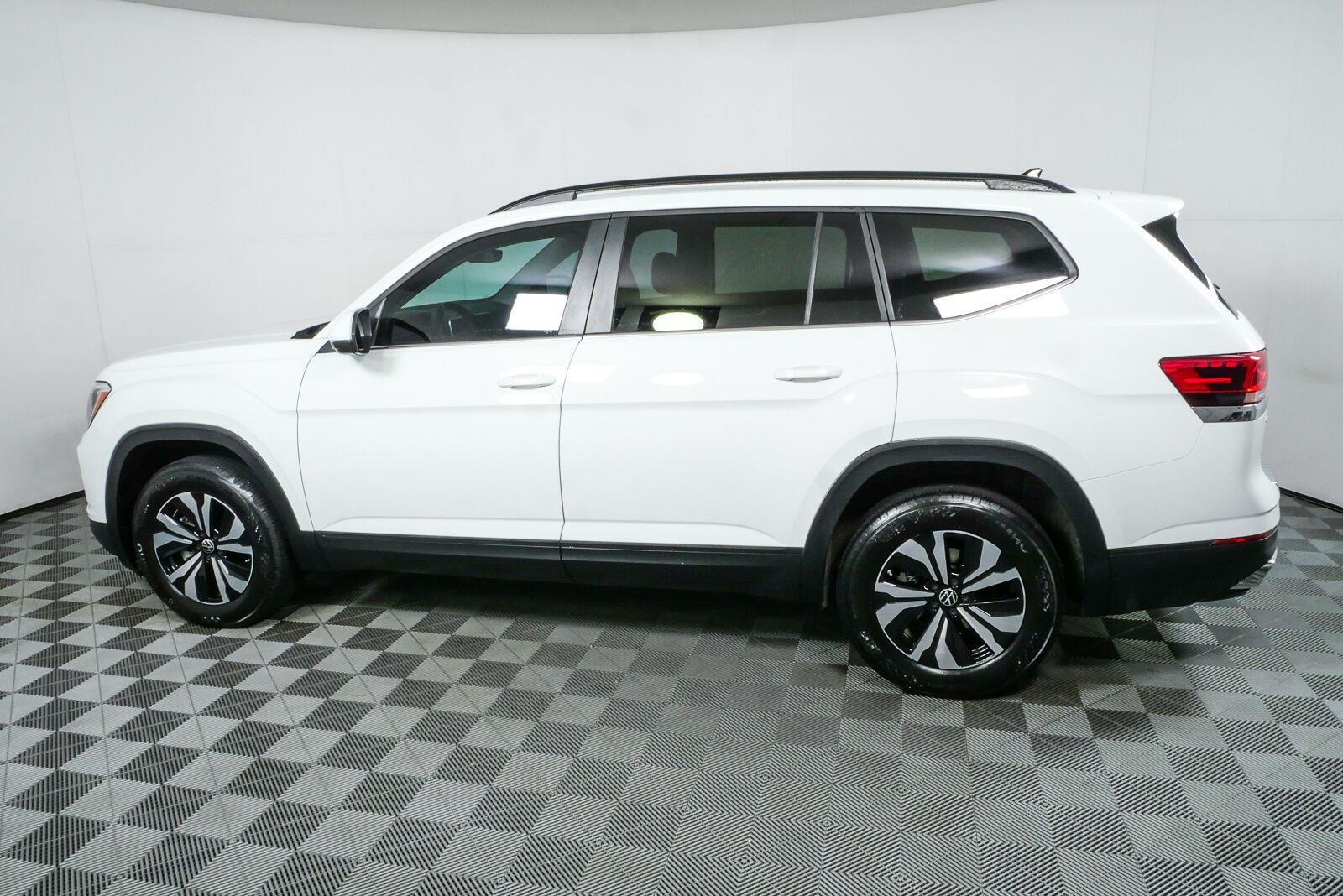 2024 Volkswagen Atlas SE - Photo 28