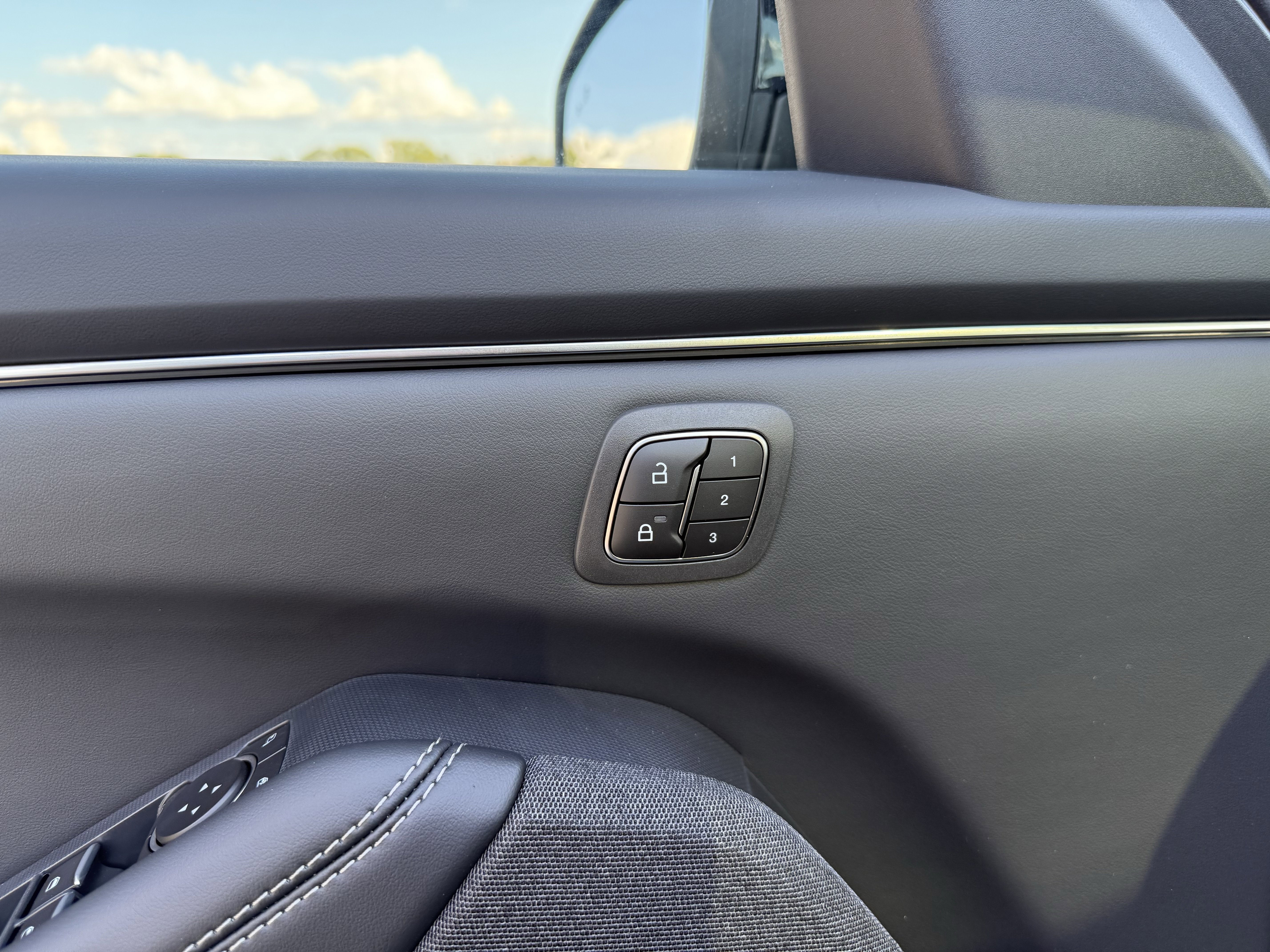 2025 Ford Mustang Mach-E Premium - Photo 12