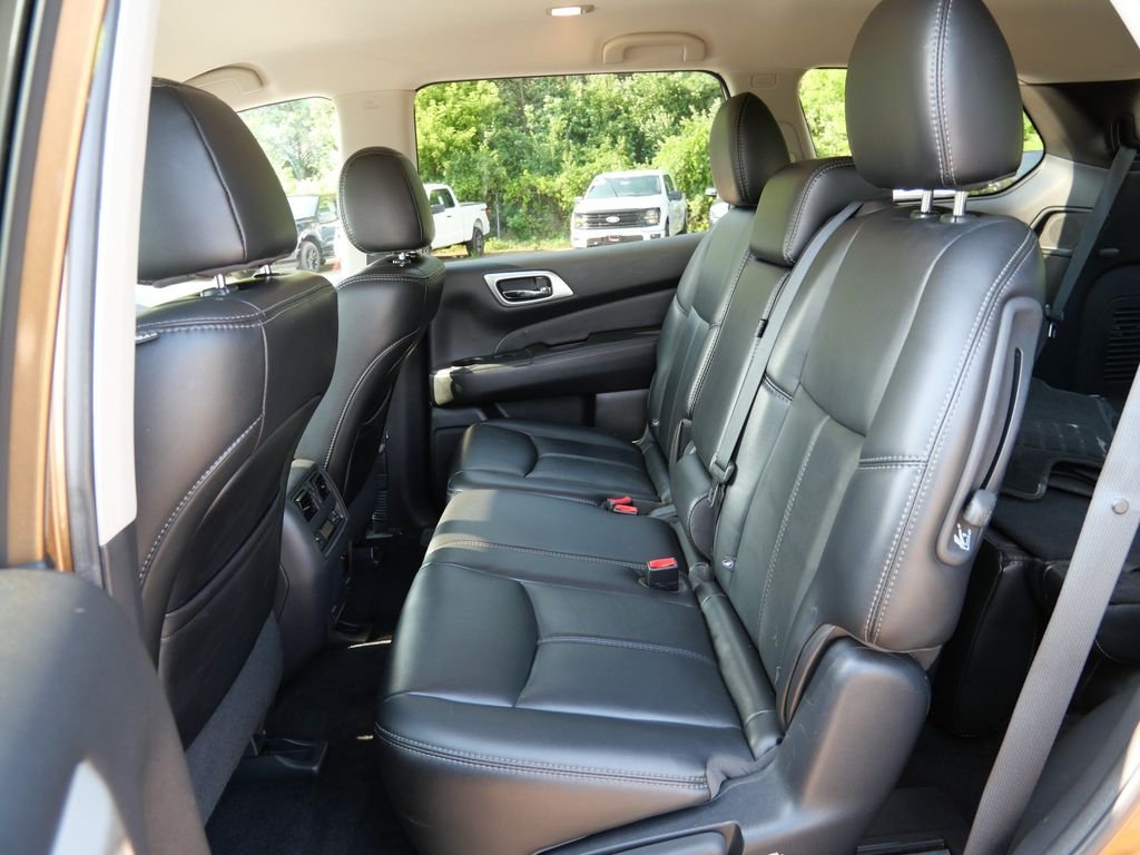 Used 2017 Beige Nissan SL image 13