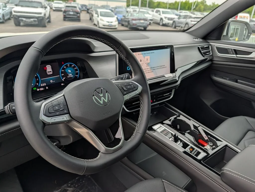 New 2026 White Volkswagen 2.0T SE w/Technology image 19