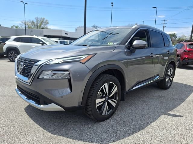 Used 2023 Gray Nissan Platinum image 4