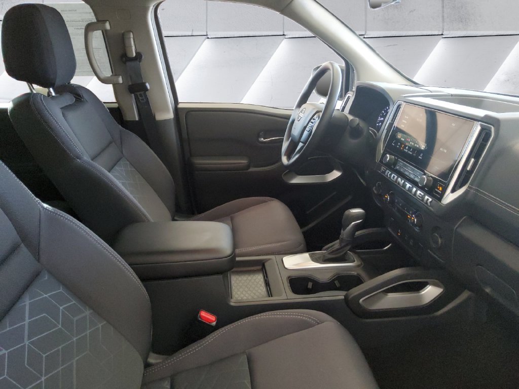 Used 2025 White Nissan SV image 13