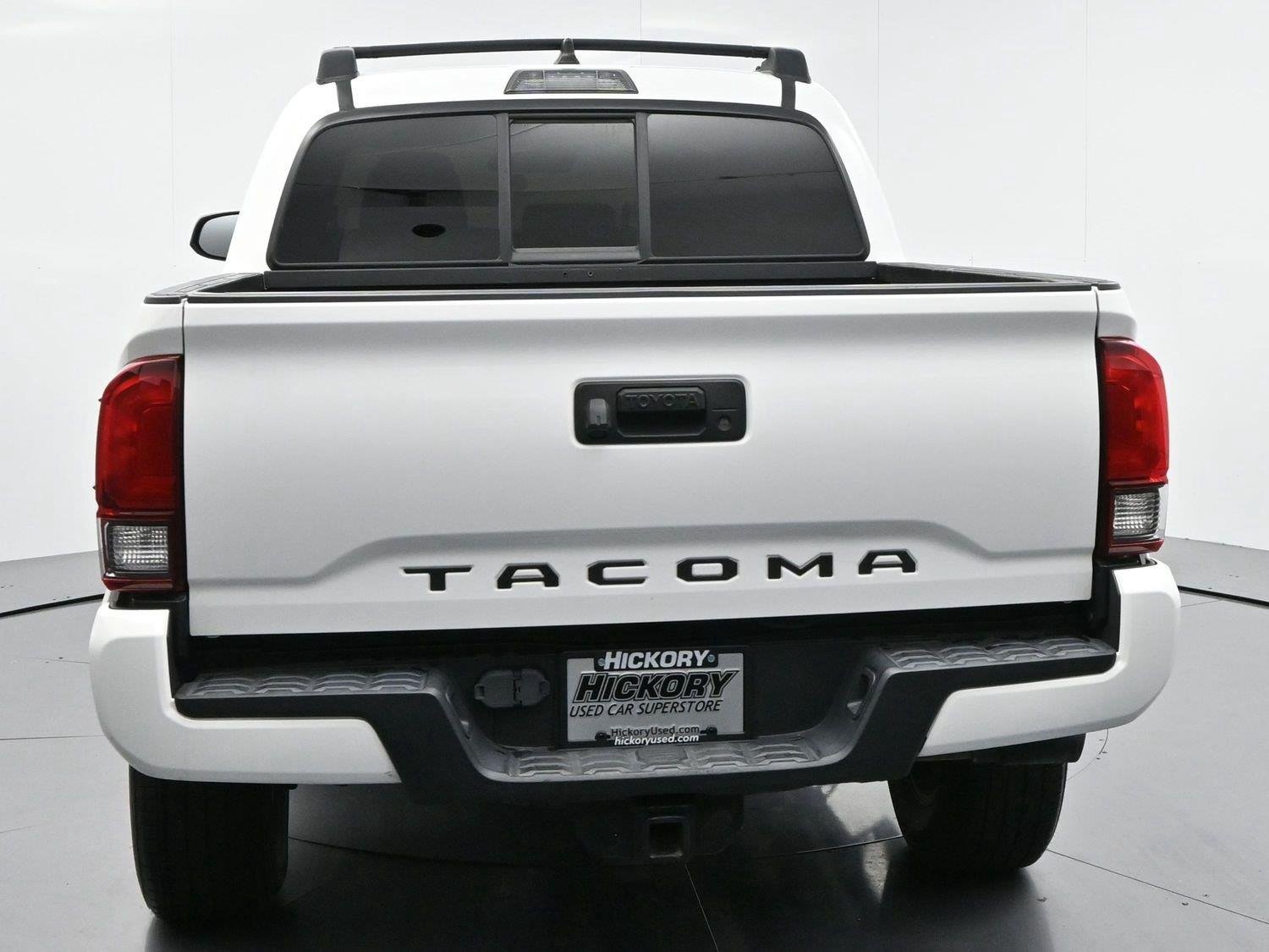 Used 2022 White Toyota SR V6 image 6
