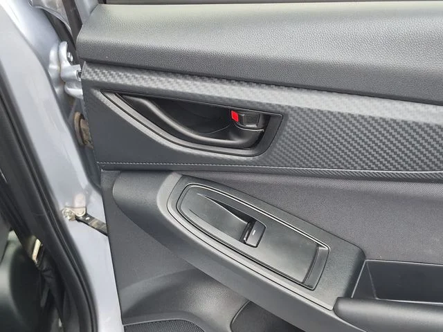 Used 2018 Silver Subaru 2.0i Premium image 30