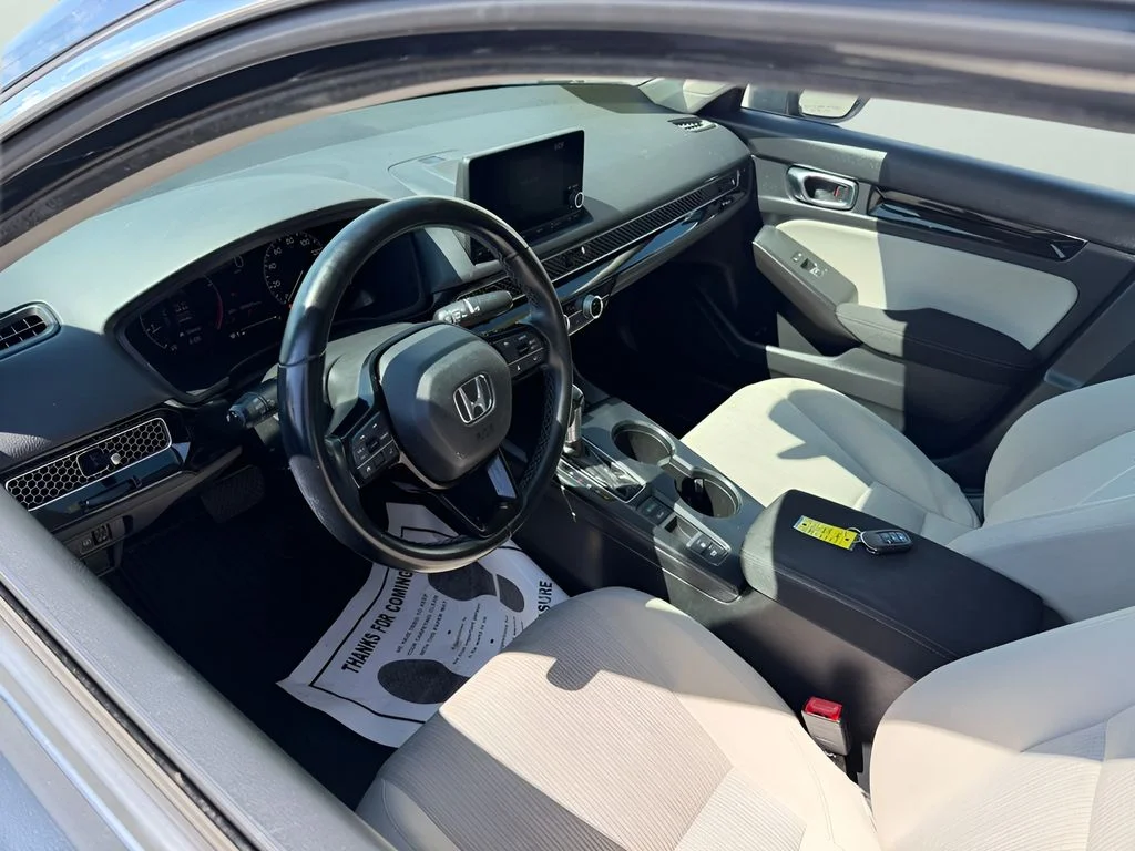 Used 2022  Honda EX image 15