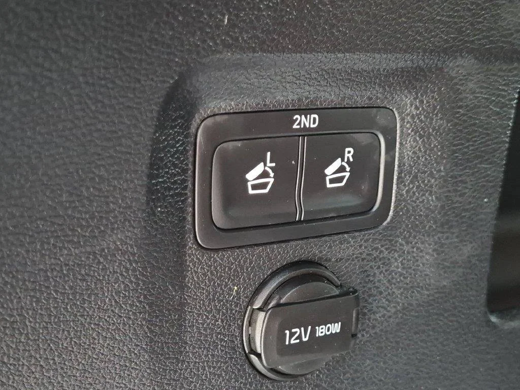 Used 2023 White Kia SX-Prestige X-Line image 9