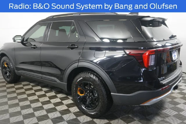 New 2026 Agate Black Metallic Ford Tremor® image 5