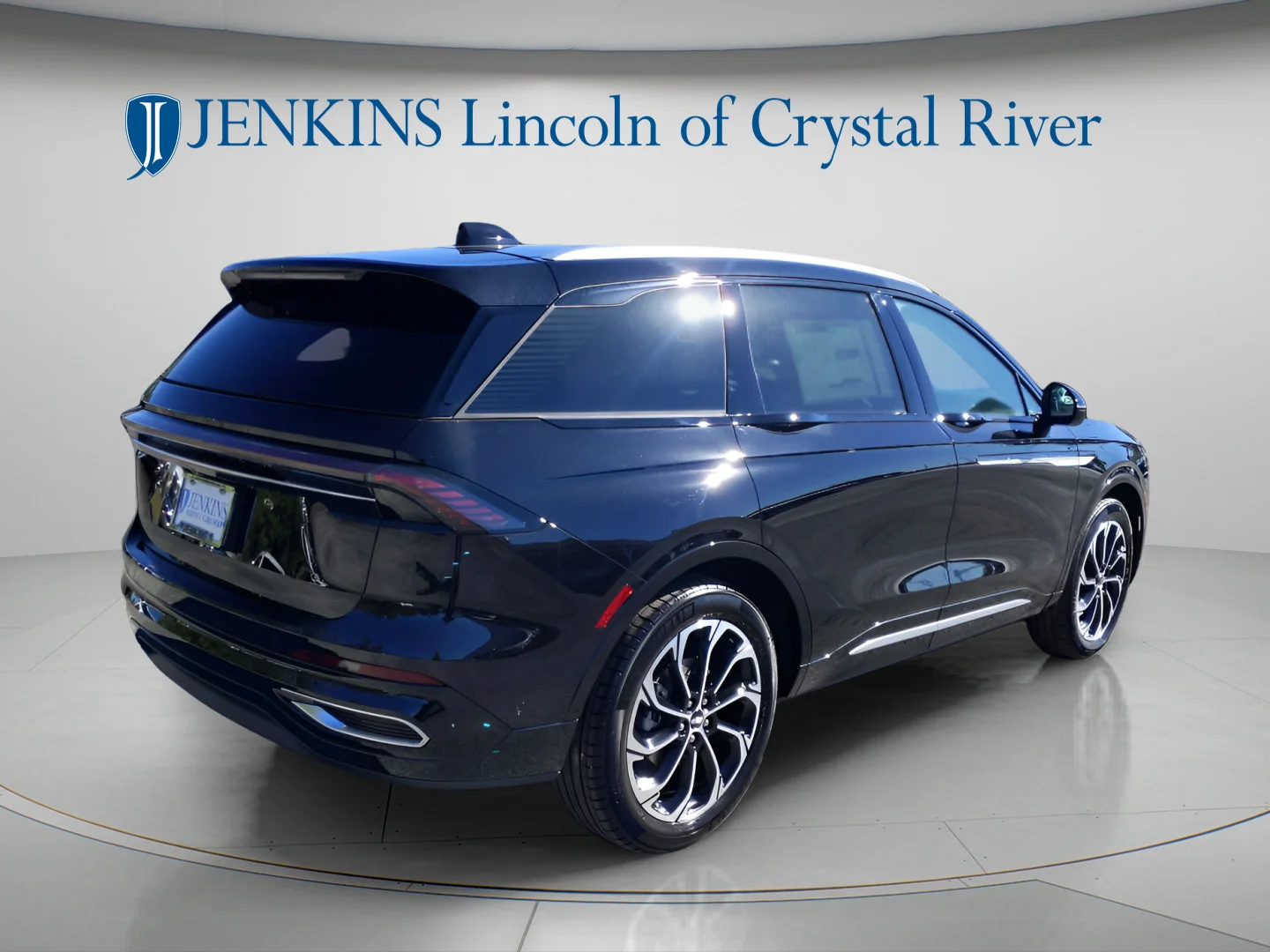 Used 2024 Infinite Black Metallic Clearcoat Lincoln Reserve image 2