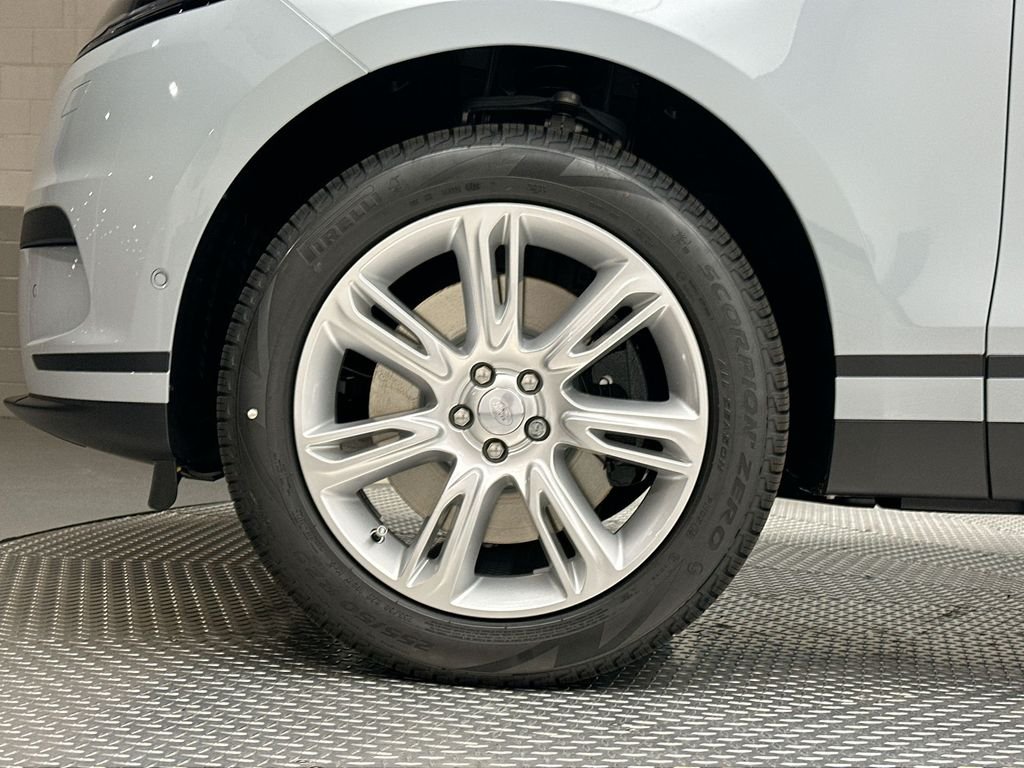 New 2026 Arroios Grey Land Rover S image 13