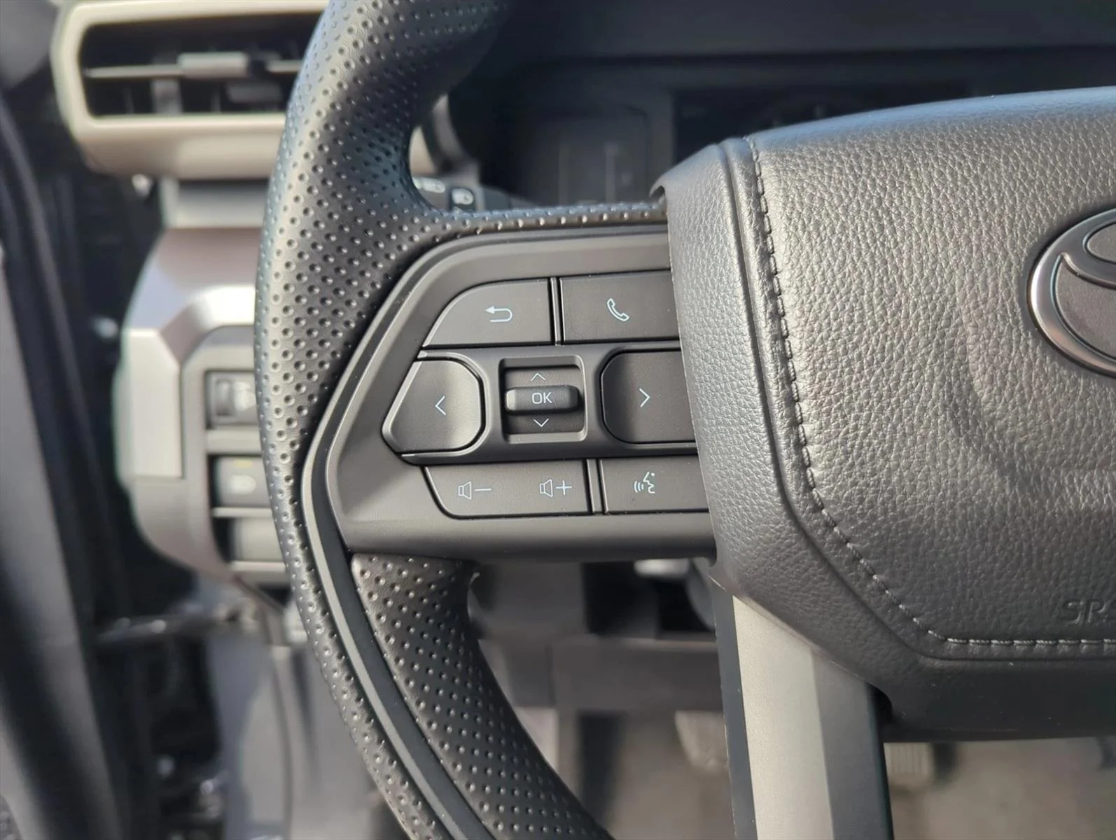 Used 2026 Underground Toyota SR5 image 17