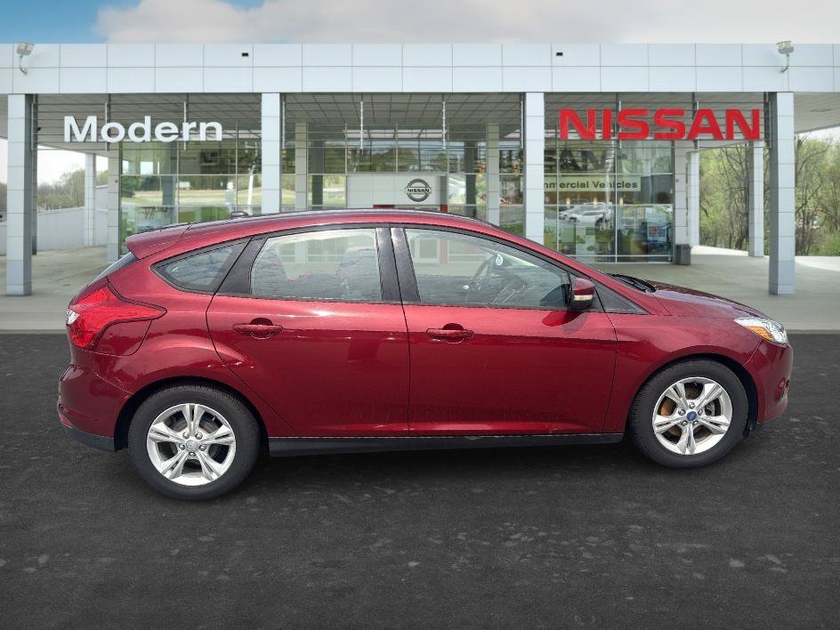 Used 2013 Ruby Red Metallic Tinted Clearcoat Ford SE image 6