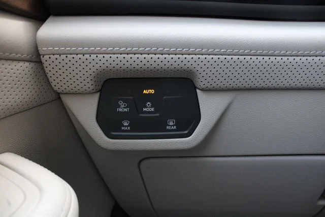 New 2026 White Volkswagen 2.0T SE image 9