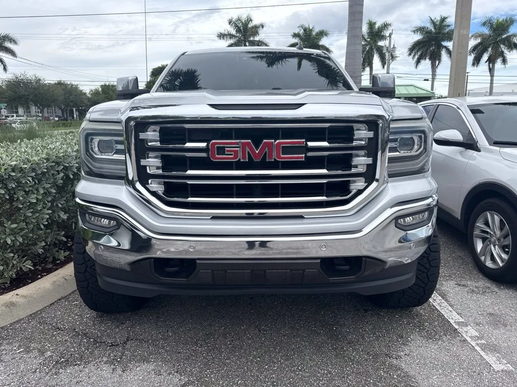 Used 2018 Silver GMC SLT image 2