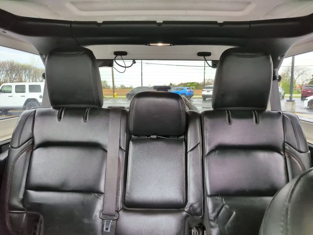 Certified Used 2018 Silver Jeep Unlimited Rubicon image 31