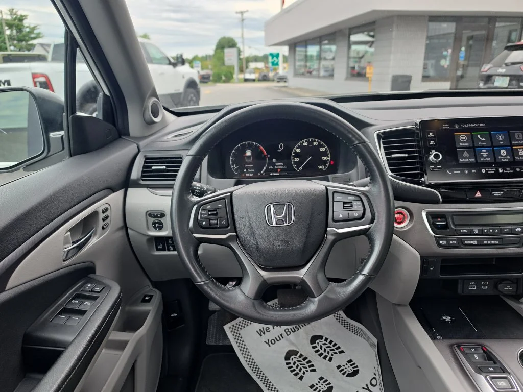 Used 2024 White Honda RTL image 16