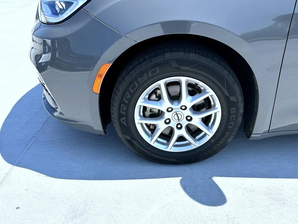 2022 Chrysler Pacifica Touring L - Photo 23