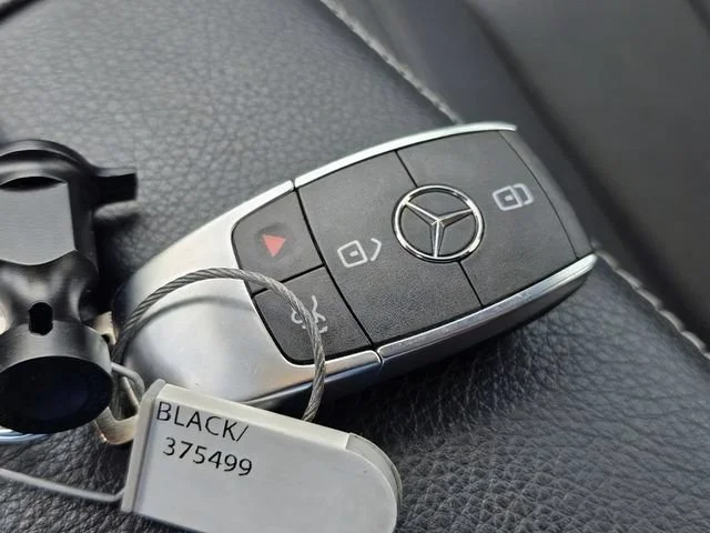 Used 2024 Black Mercedes-Benz GLB 250 image 31