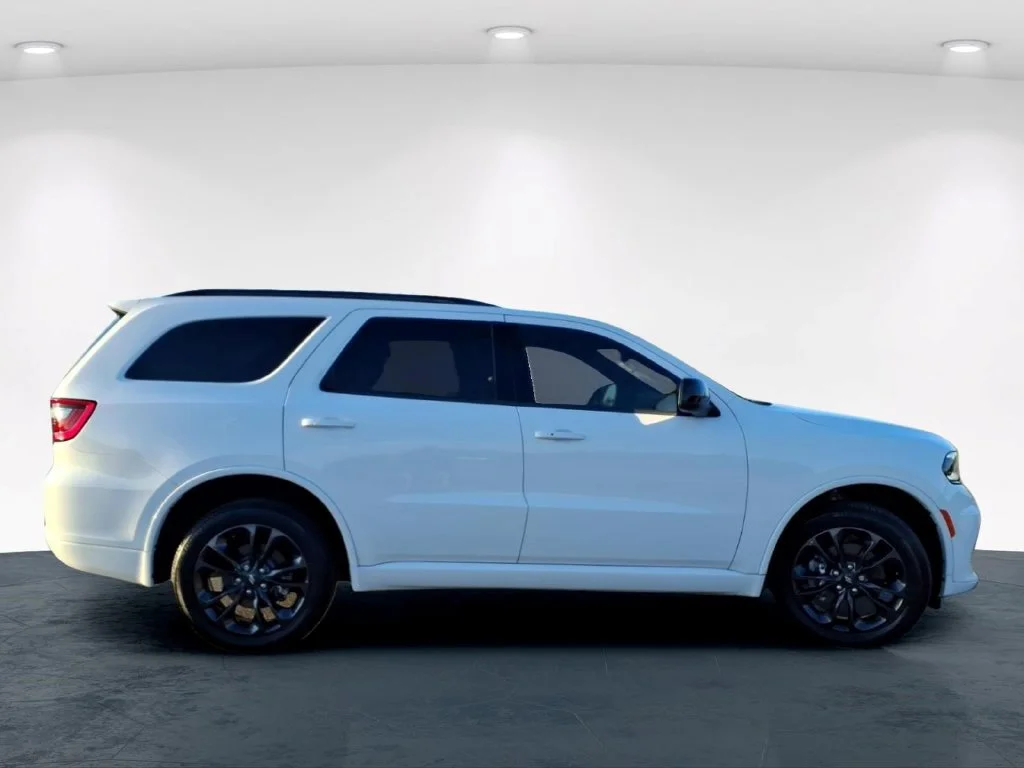 Used 2024 White Dodge SXT Plus image 5