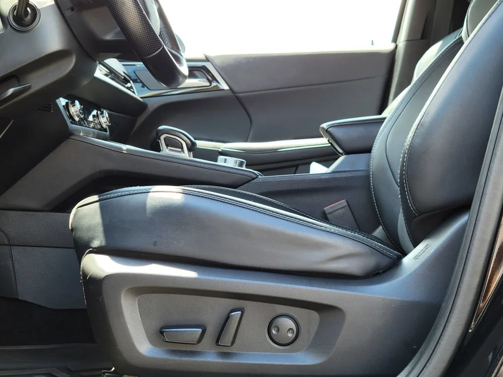 Used 2024 Black Mitsubishi SE image 23