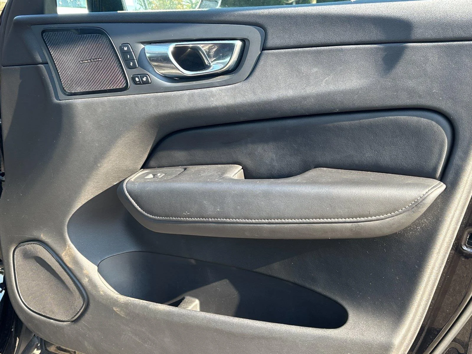 Used 2021 Onyx Black Metallic Volvo Inscription image 38