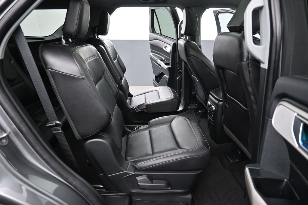 Used 2023 Gray Ford Limited image 10