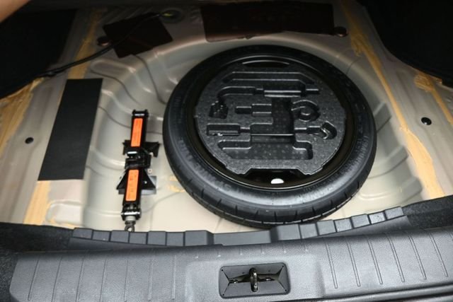 Used 2022 Orange Nissan SR image 12