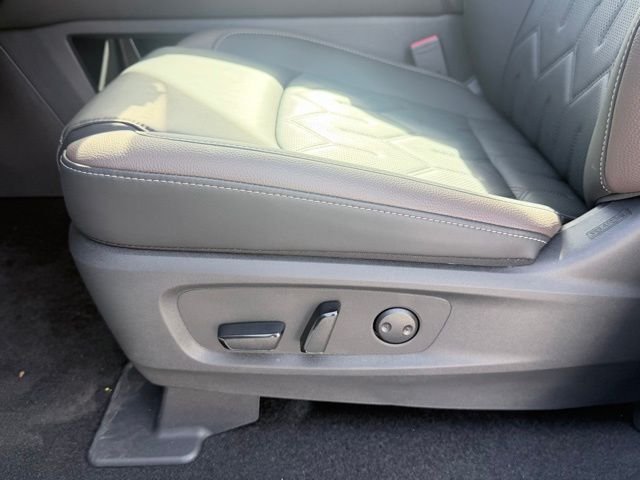New 2026 Everest White Pearl TriCoat Nissan Platinum image 26