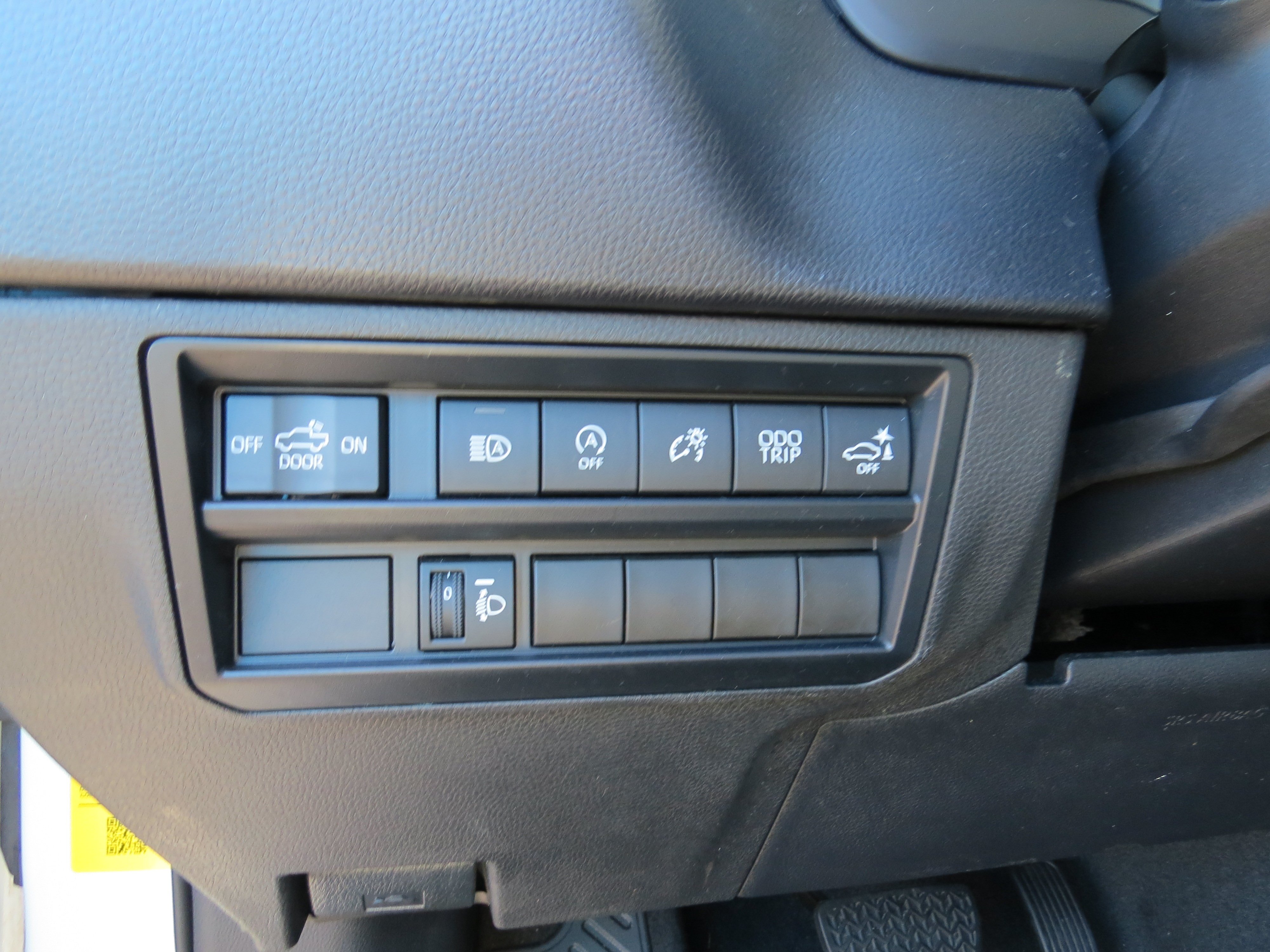 Used 2023  Toyota SR5 image 17