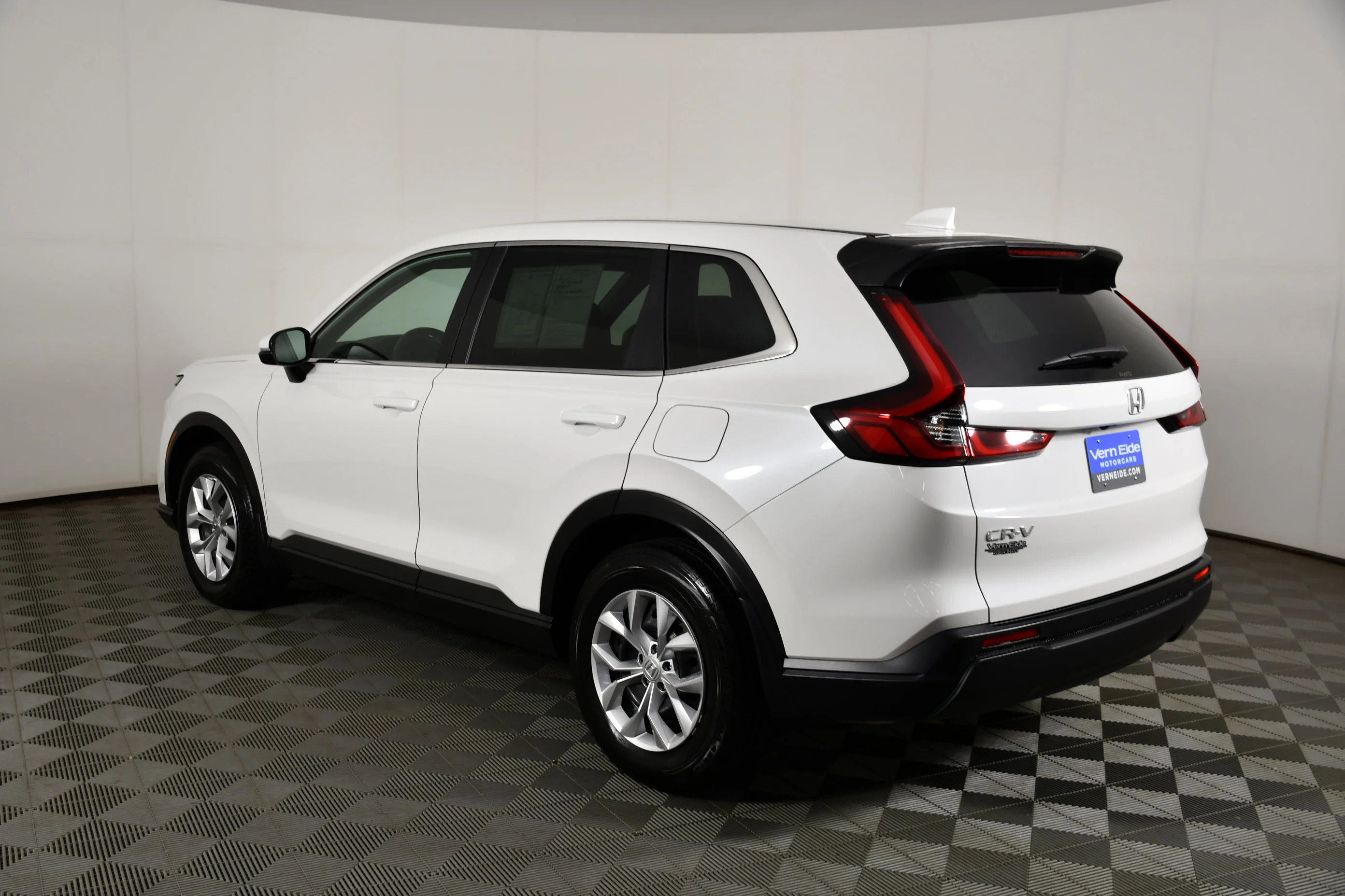 Certified Used 2025 Platinum White Pearl Honda LX image 8