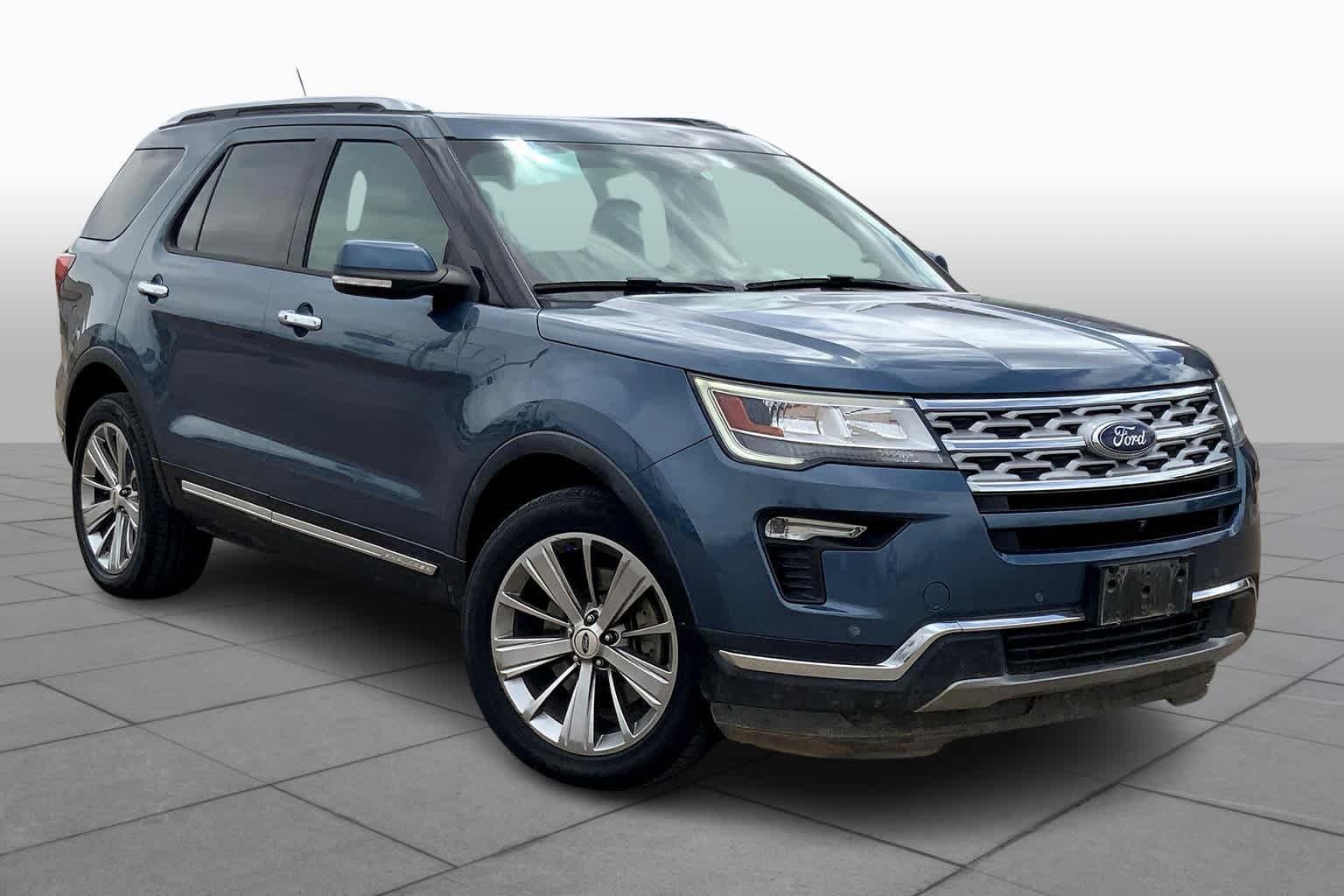 Used 2018 Blue Metallic Ford Limited image 3