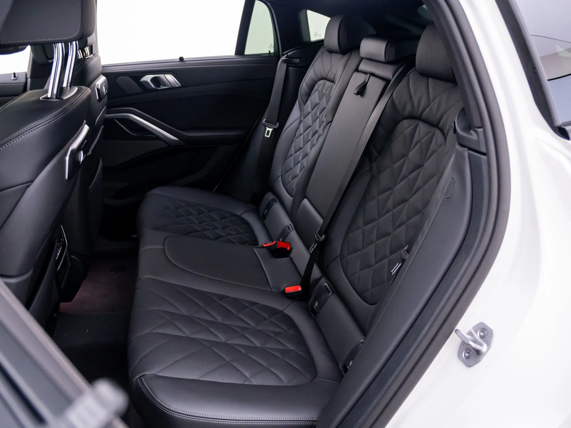 New 2027 White BMW xDrive40i image 19