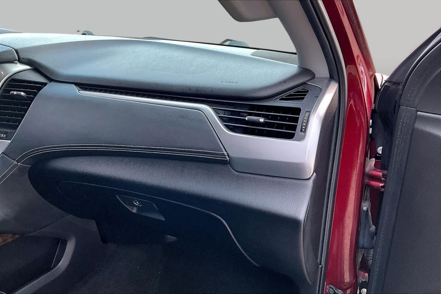 Used 2016 Siren Red Tintcoat Chevrolet LT image 16