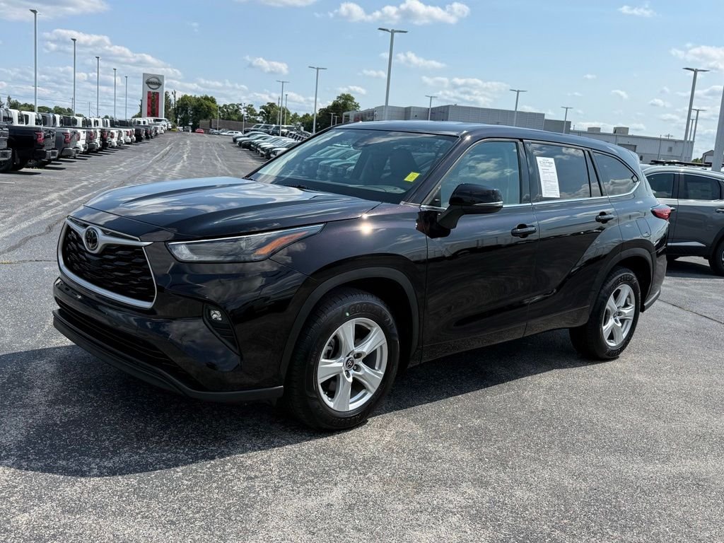 Used 2022 Brown Toyota LE image 52
