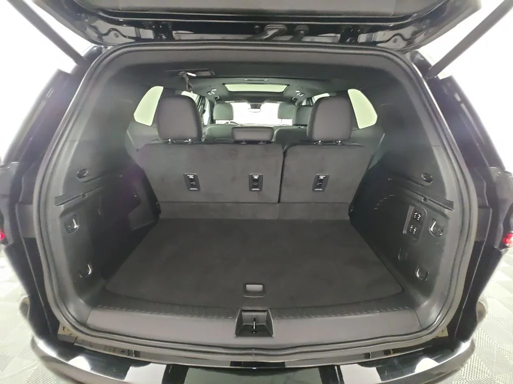 Used 2024 Black GMC Denali image 18