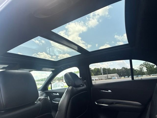 Used 2019 White Cadillac Premium Luxury image 29