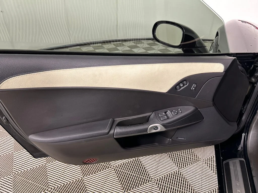 Used 2008 Black Chevrolet Base image 12