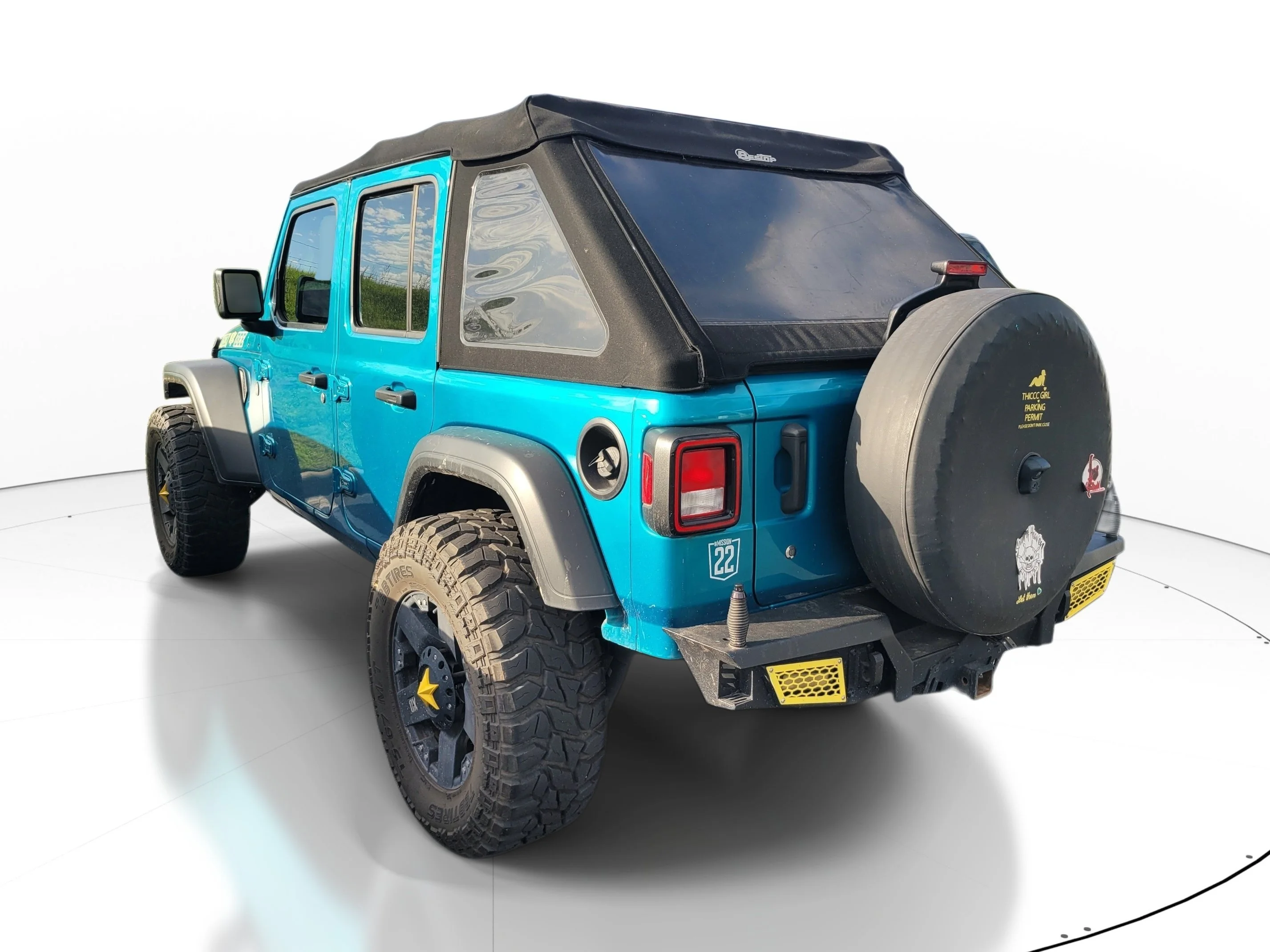 Used 2024 Bikini Pearl Coat Jeep Sport image 6