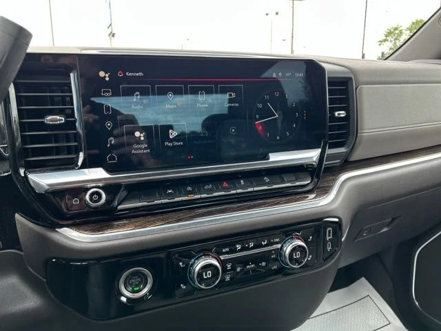 Used 2022 Summit White GMC SLE image 37