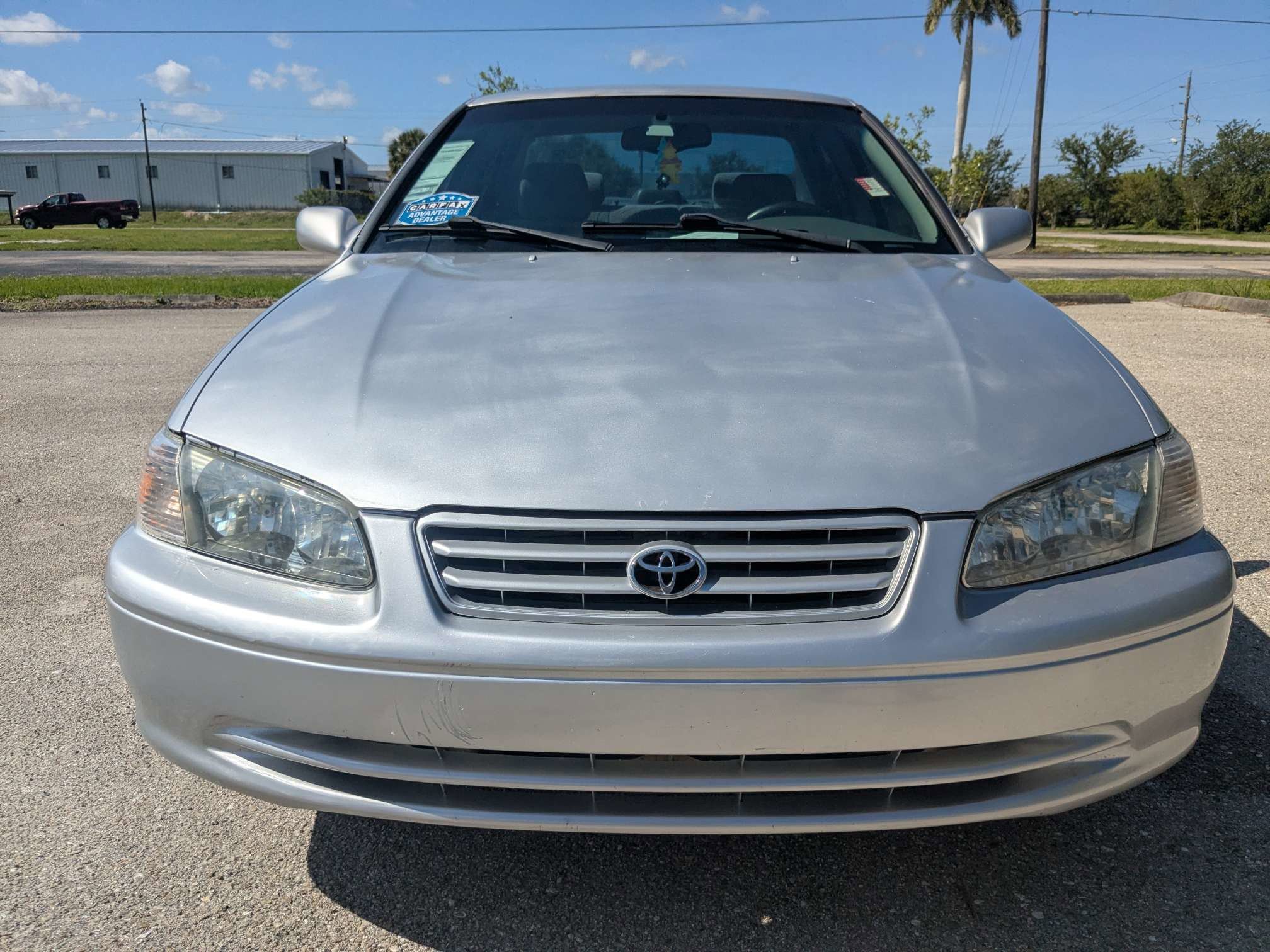 Used 2000  Toyota  image 3