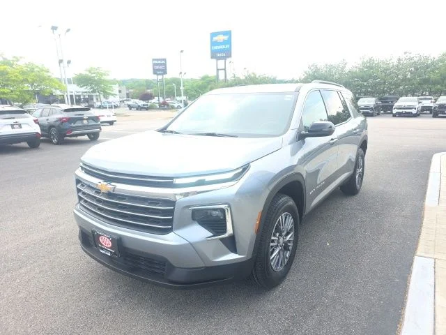 Used 2025 Gray Chevrolet LT image 6