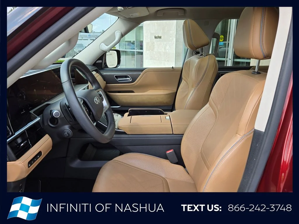 Certified Used 2025 Red INFINITI LUXE image 3