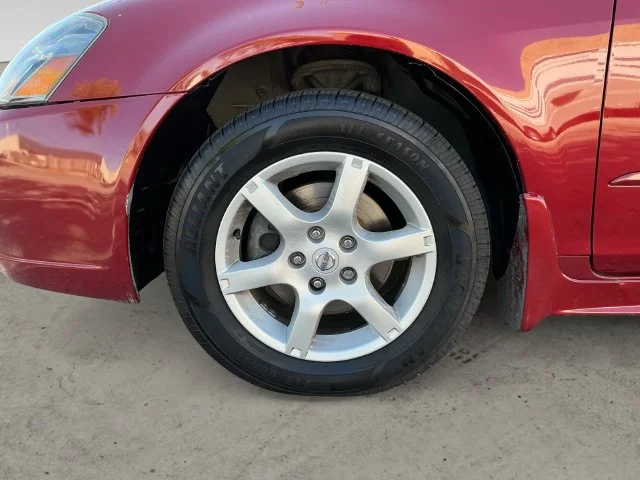 Used 2006  Nissan 2.5 S image 9