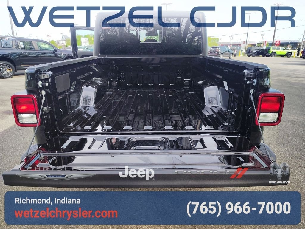 New 2026 Black Clear-Coat Exterior Paint Jeep 85th Anniversary Edition image 28