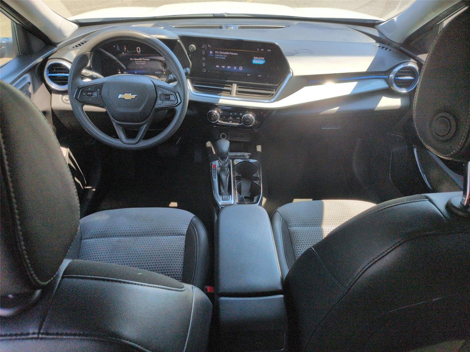 Used 2025  CHEVROLET 1LT image 32