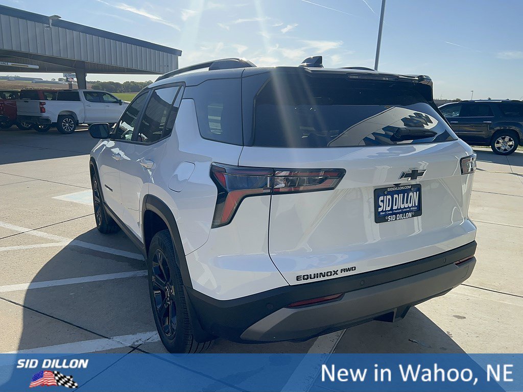 New 2027 Summit White Chevrolet LT image 3