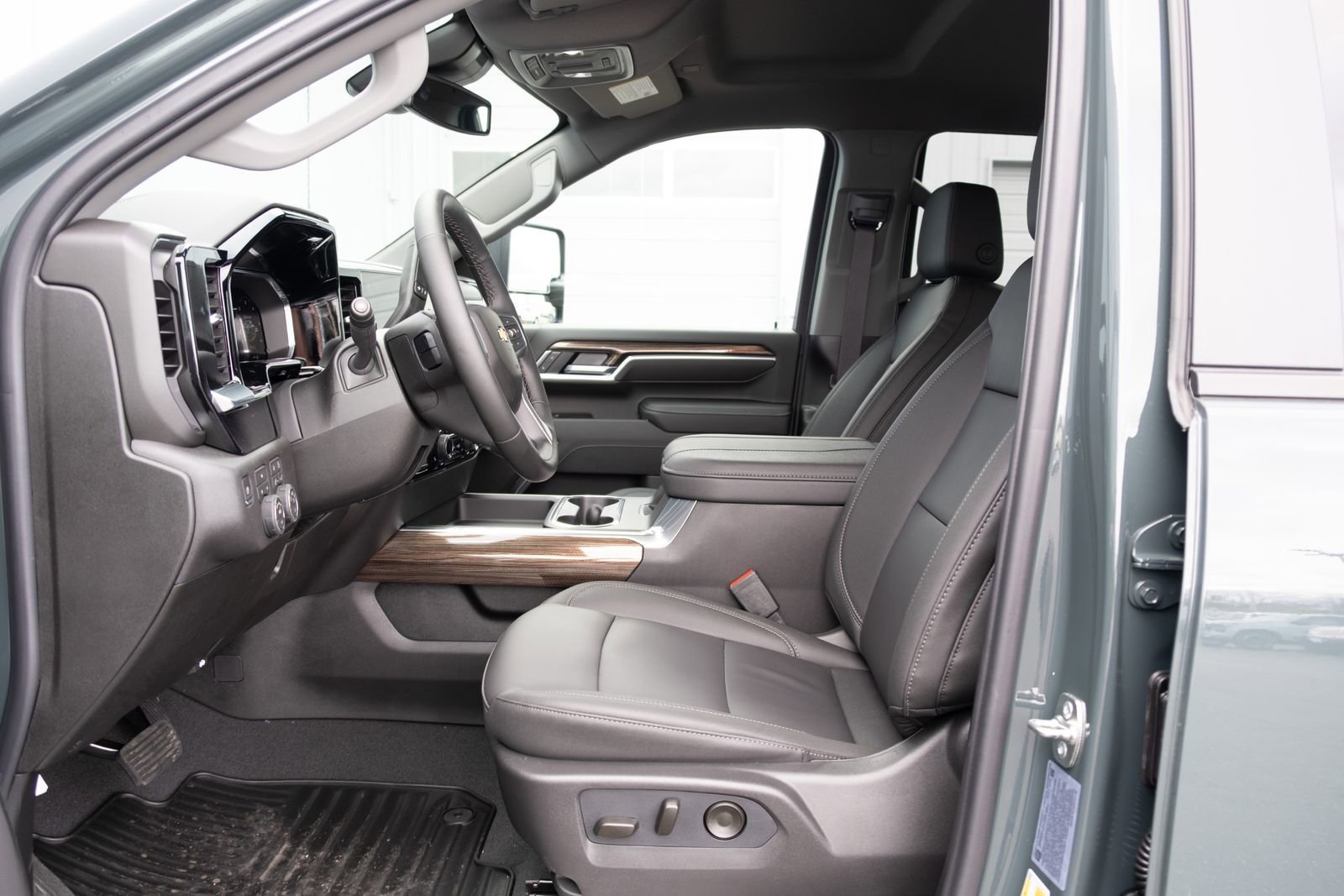 2026 Chevrolet Silverado 3500HD LT - Photo 11